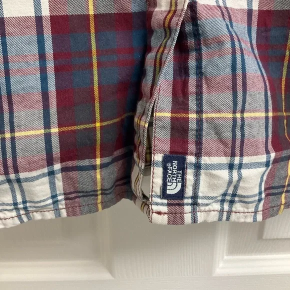 The North Face Women’s Button Down Plaid Shirt - Picture 7 of 10